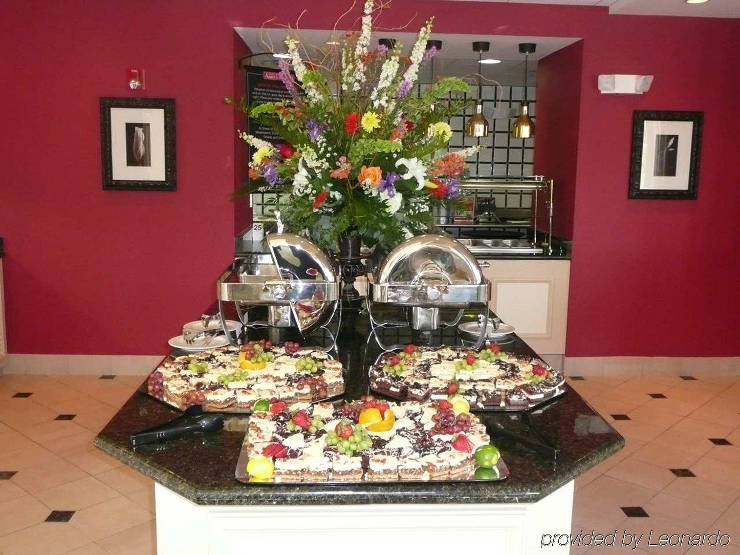 Hilton Garden Inn Таскалуса Ресторан фото